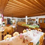 Hotel Seehaus - - Schlaffaesser - Biergarten - Mamming