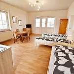Hotel Seehaus - - Schlaffaesser - Biergarten - 2*