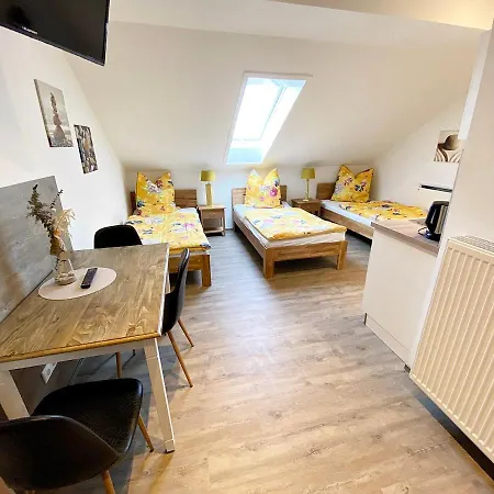 Hotel Seehaus - - Schlaffaesser - Biergarten -