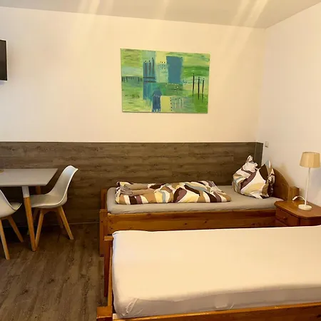 Seehaus - - Schlaffaesser - Biergarten - Hotel