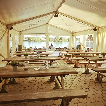 Seehaus - - Schlaffässer - Biergarten -