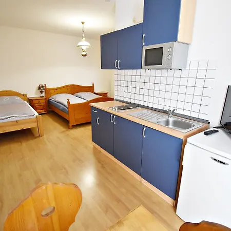 Hotel Seehaus - - Schlaffässer - Biergarten - 2*