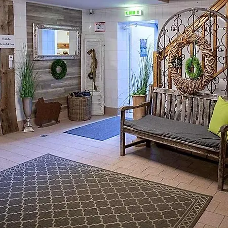 Seehaus - - Schlaffaesser - Biergarten - Hotel Mamming