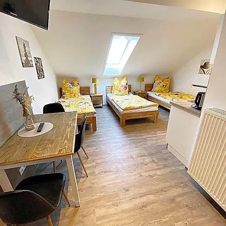 Seehaus - - Schlaffaesser - Biergarten - Hotel