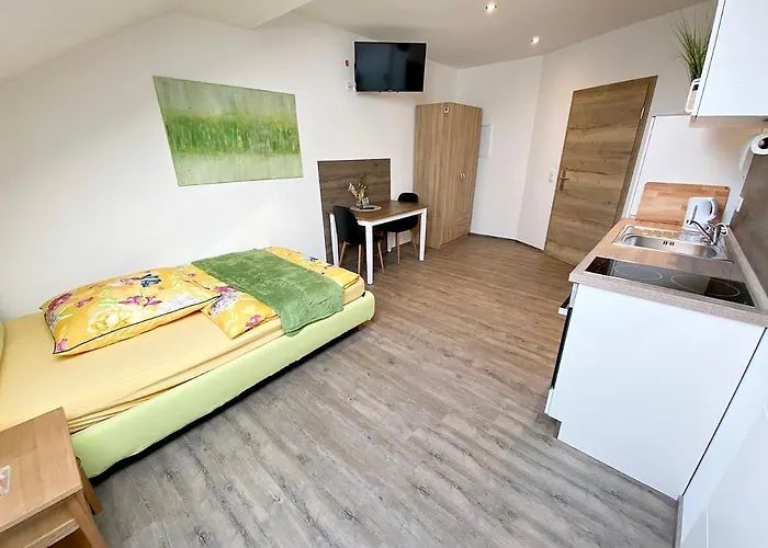 Seehaus - - Schlaffaesser - Biergarten - Hotel Mamming