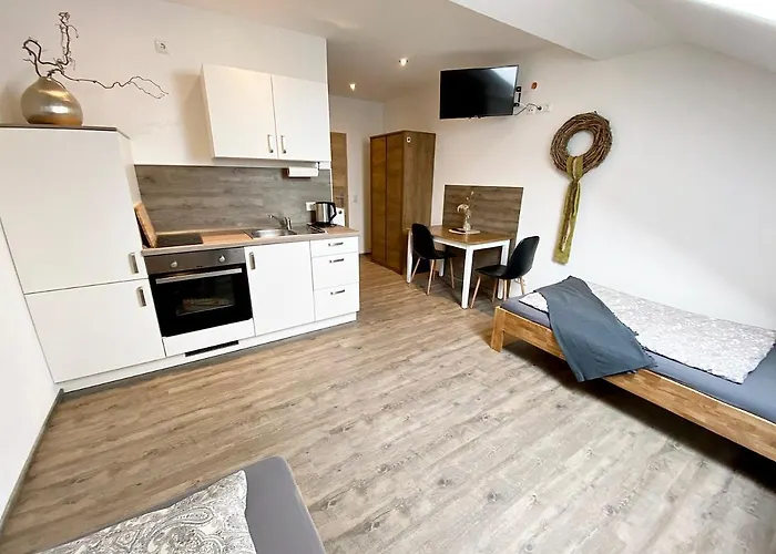 Hotel Seehaus - - Schlaffaesser - Biergarten - Mamming