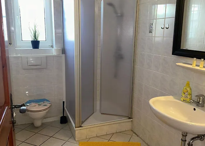 Seehaus - - Schlaffaesser - Biergarten - 2*