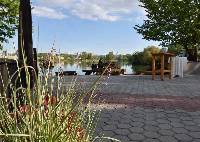 Seehaus - - Schlaffaesser - Biergarten - 2* Mamming