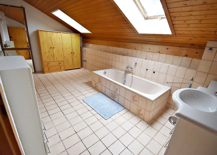 Hotel Seehaus - - Schlaffaesser - Biergarten - Mamming